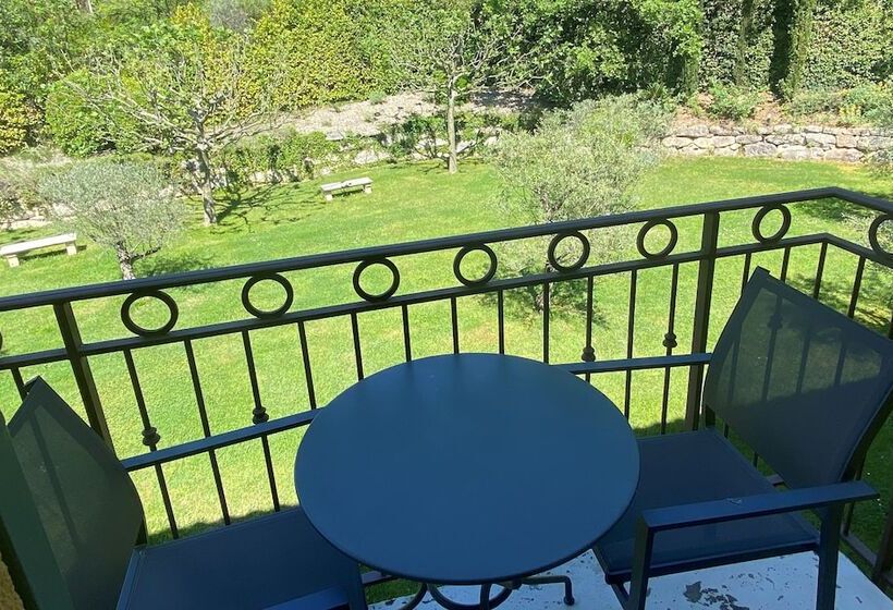 Отель Les Sables D Ocre & Spa