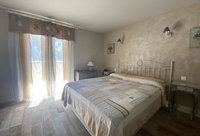 Отель Les Sables D Ocre & Spa