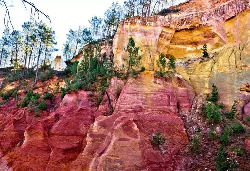Hotelli Les Sables D Ocre & Spa