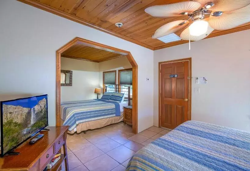 Hotelli River Rock Inn