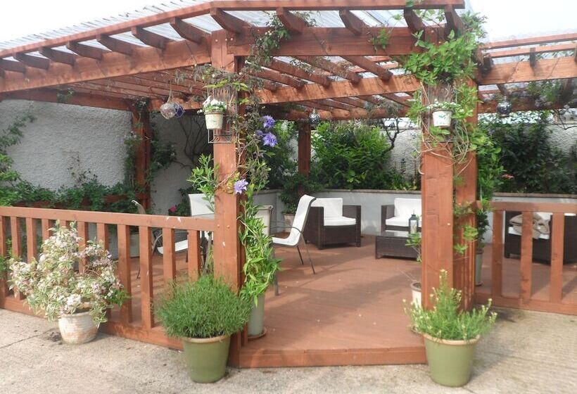 Midtown Farm Bed & Breakfast