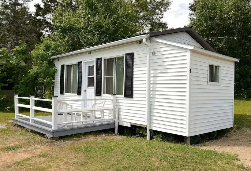 Motelli Auberge Sur Mer De Charlevoix