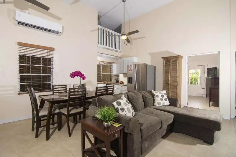 پانسیون Skyline Vista Villa