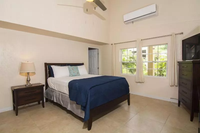 پانسیون Skyline Vista Villa