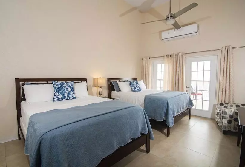 پانسیون Skyline Vista Villa