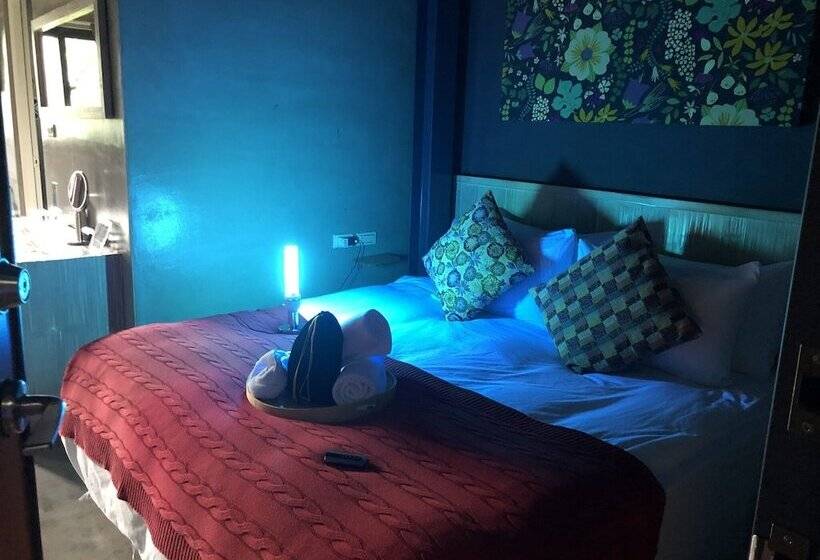 پانسیون Zozola