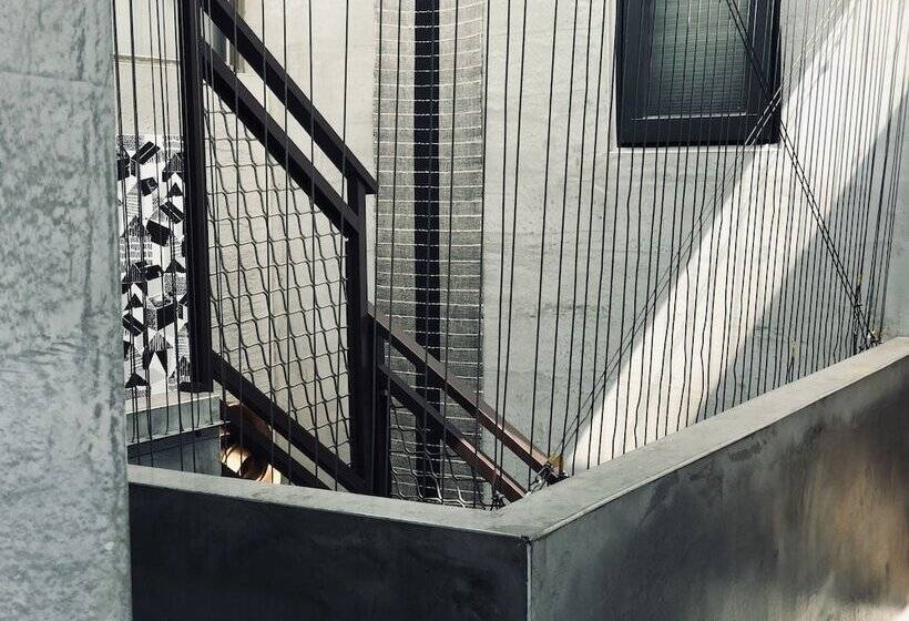 پانسیون Zozola