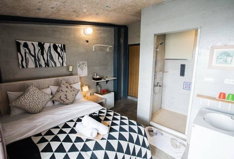 پانسیون Zozola