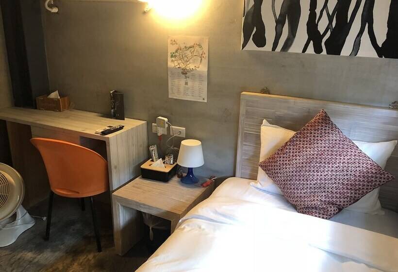 پانسیون Zozola