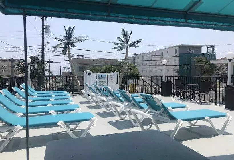 Surfcomber Motel