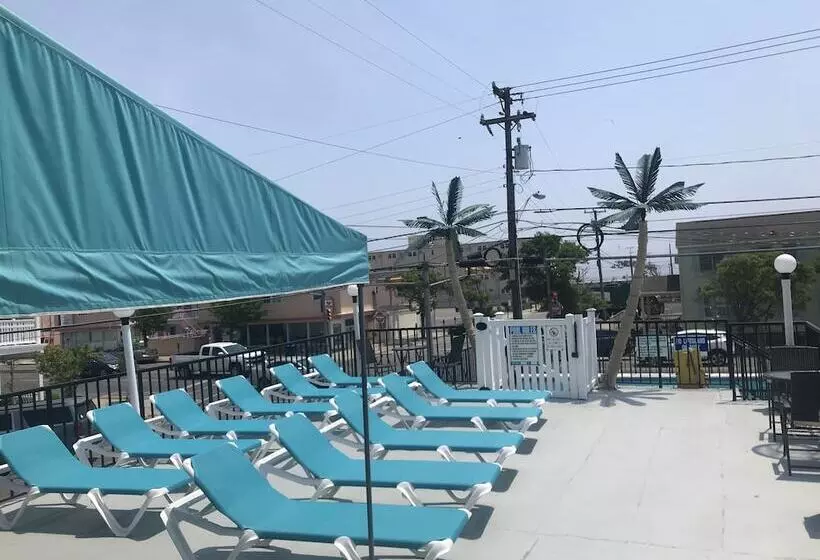 Surfcomber Motel