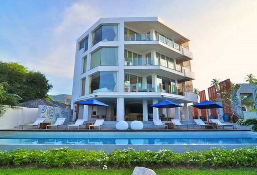 Beachfront Phuket Seaview Suites