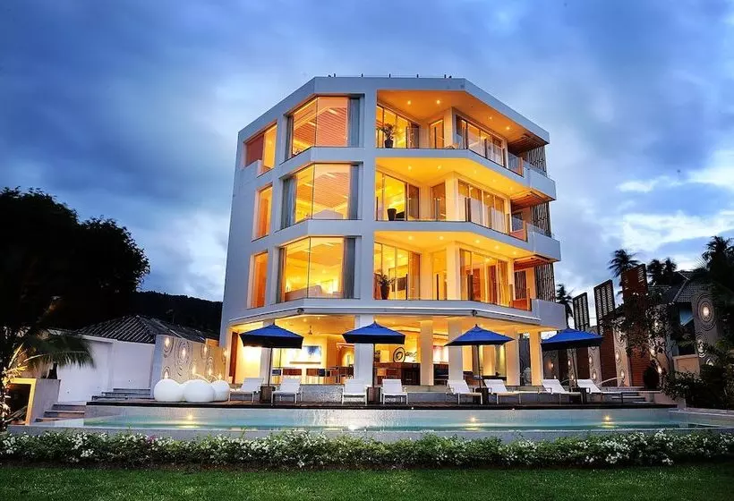 Beachfront Phuket Seaview Suites
