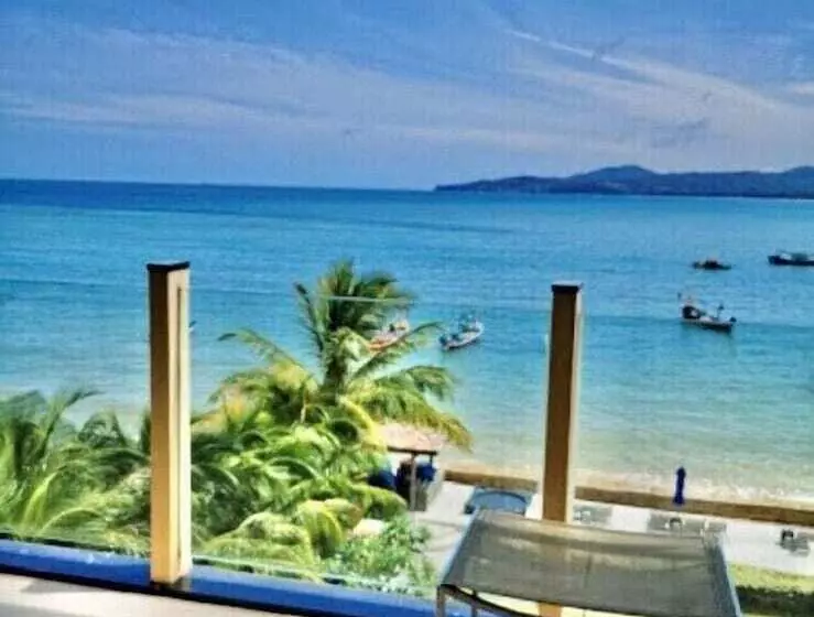 Beachfront Phuket Seaview Suites