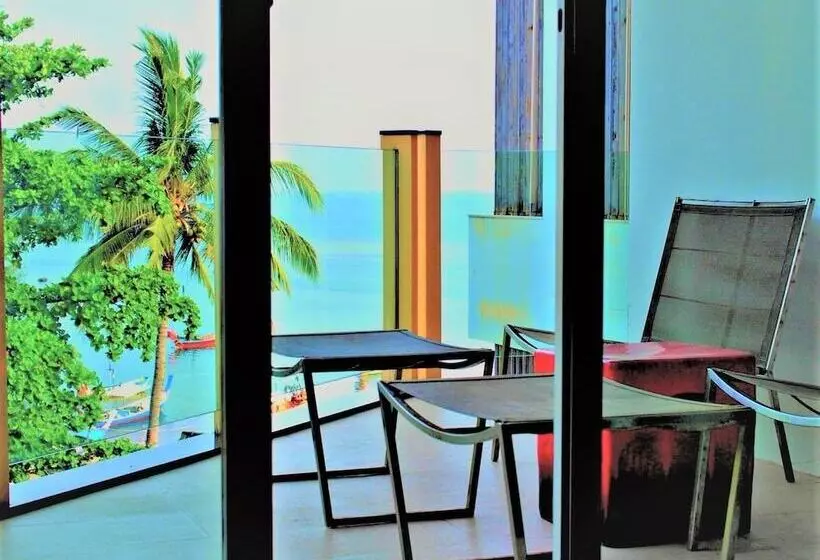 Beachfront Phuket Seaview Suites
