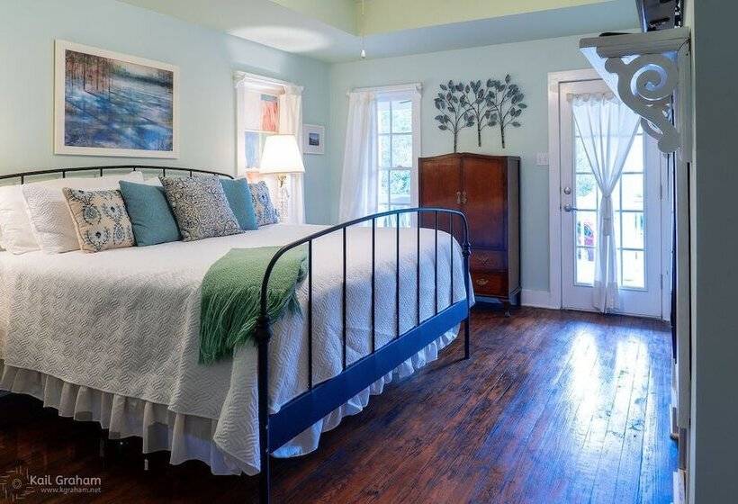 민박 Equinox Inn At Canyon Lake