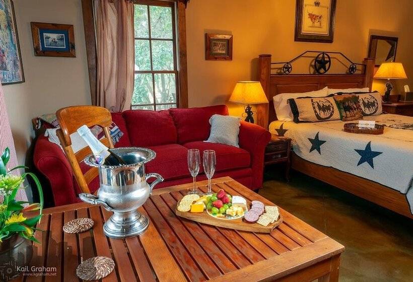 민박 Equinox Inn At Canyon Lake