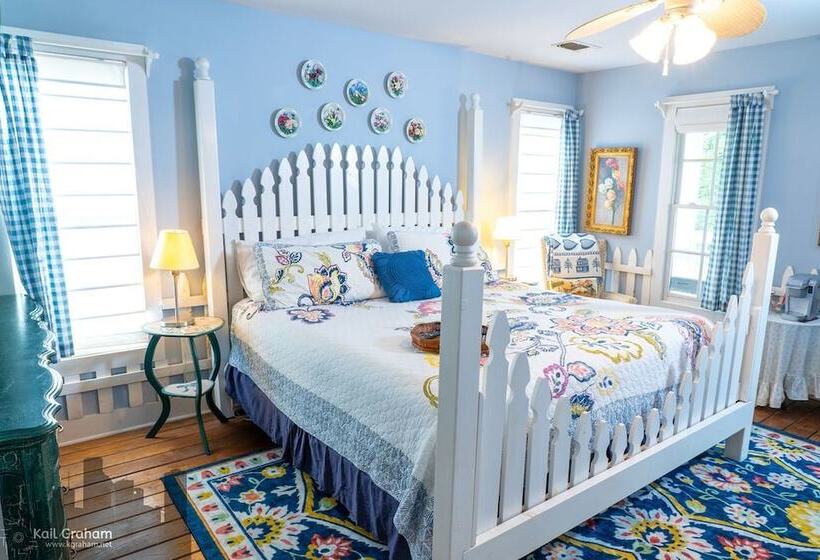 민박 Equinox Inn At Canyon Lake