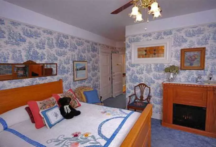 Bed & Breakfast Main Street Manor