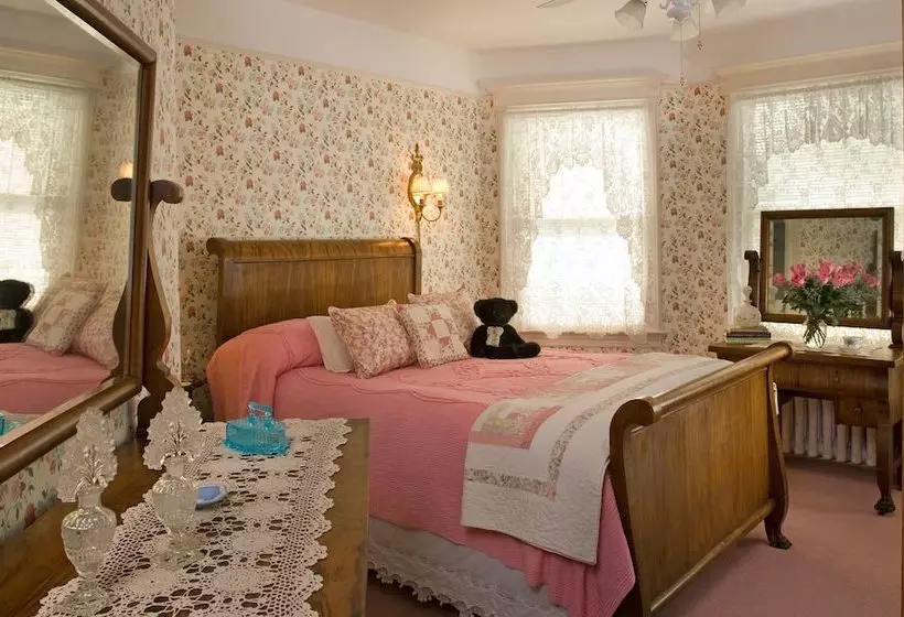 Bed & Breakfast Main Street Manor