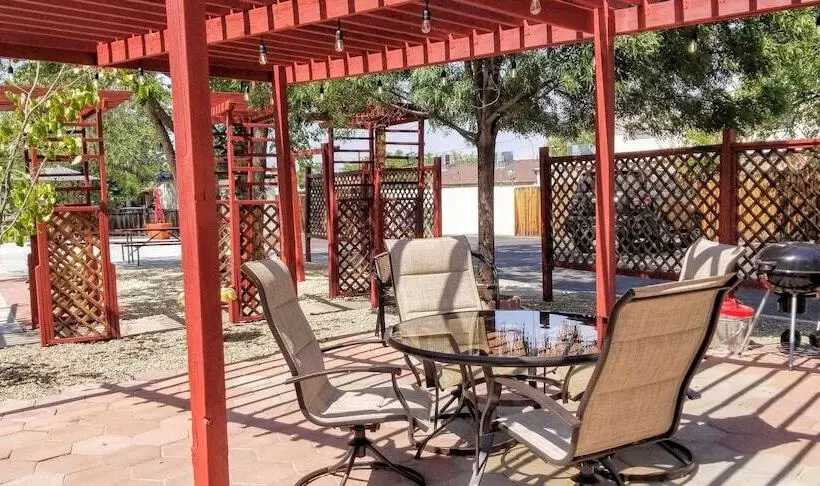 1 Or 3 Bedroom Apartment With Full Kitchen