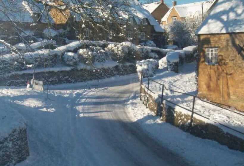 Holly House Bed & Breakfast