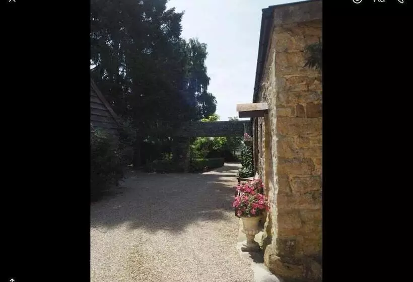 Holly House Bed & Breakfast