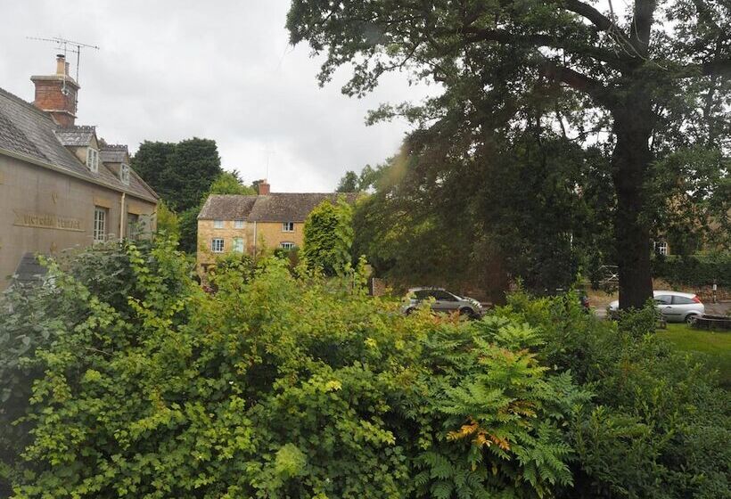 Holly House Bed & Breakfast