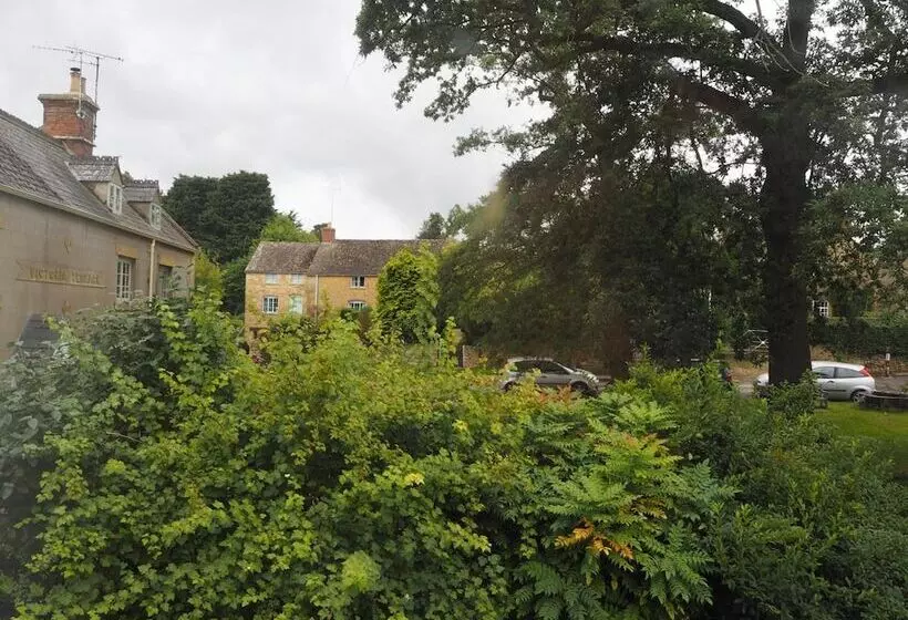 Holly House Bed & Breakfast