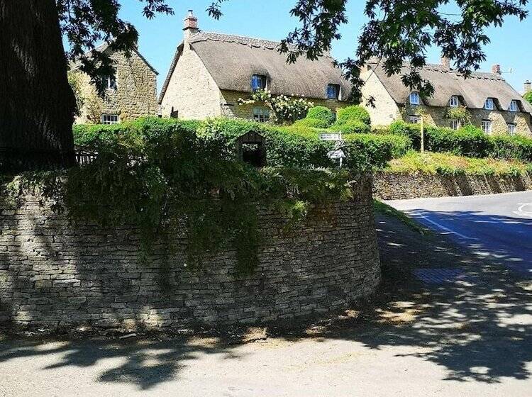 Holly House Bed & Breakfast