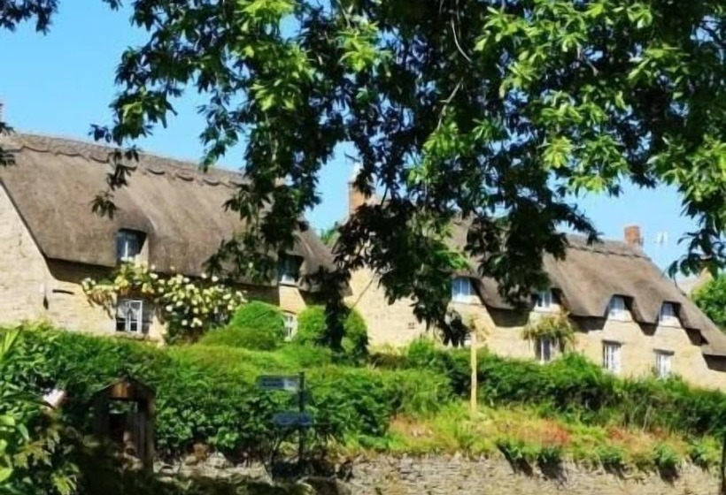 Holly House Bed & Breakfast