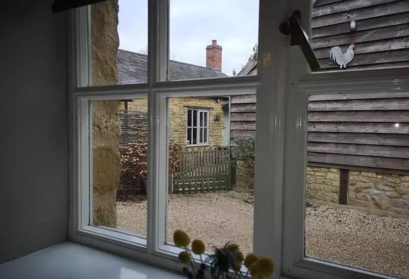 Holly House Bed & Breakfast