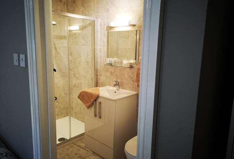 Holly House Bed & Breakfast