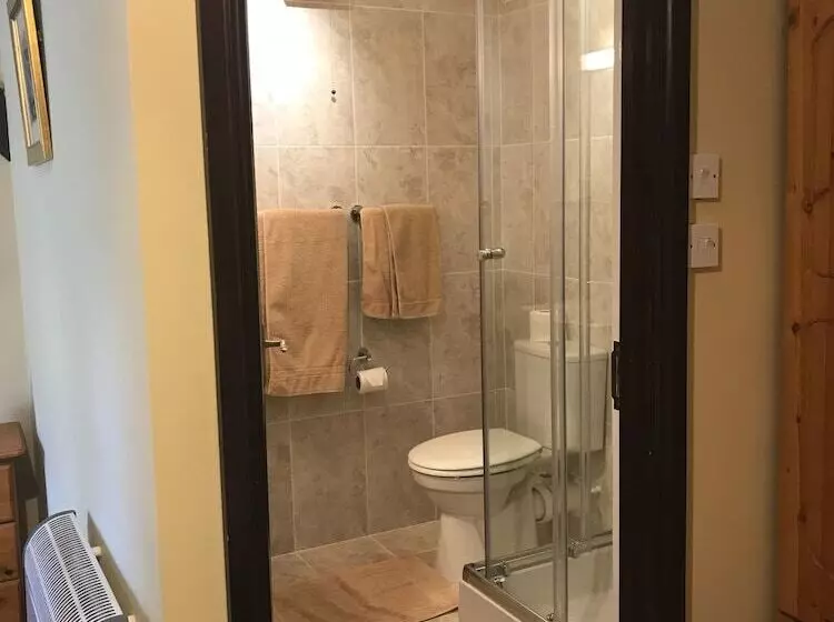 Holly House Bed & Breakfast