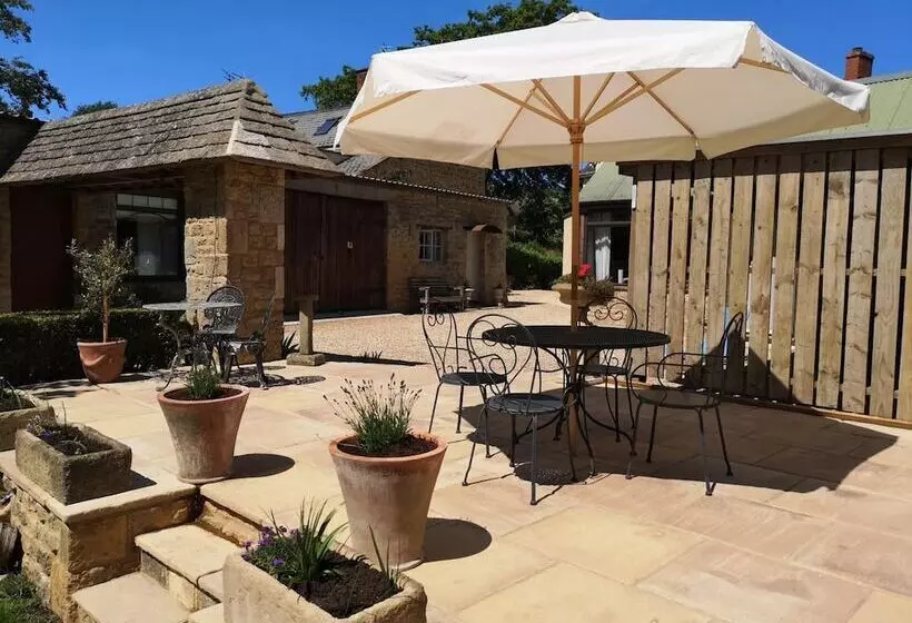 Holly House Bed & Breakfast