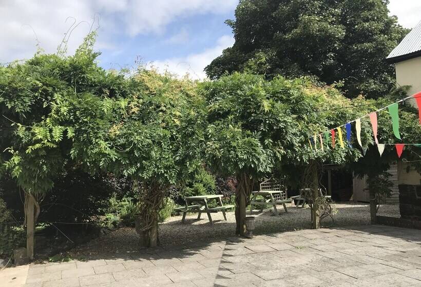 مسافرخانه The Drewe Arms