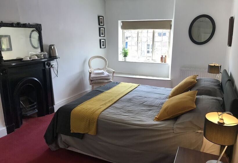 مسافرخانه The Drewe Arms