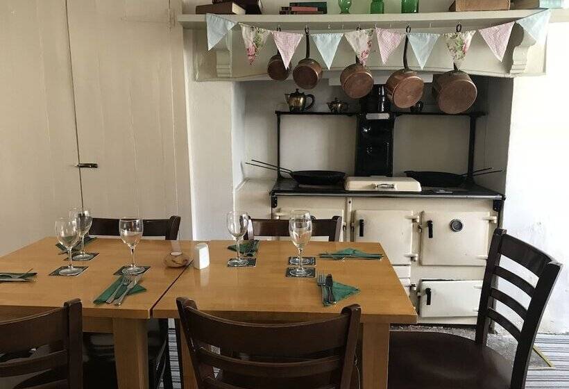 مسافرخانه The Drewe Arms