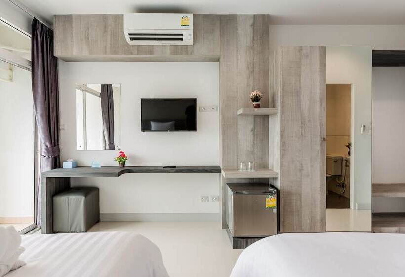 Отель Evergreen Suite