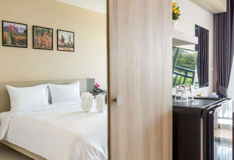 Отель Evergreen Suite