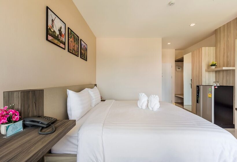 Отель Evergreen Suite