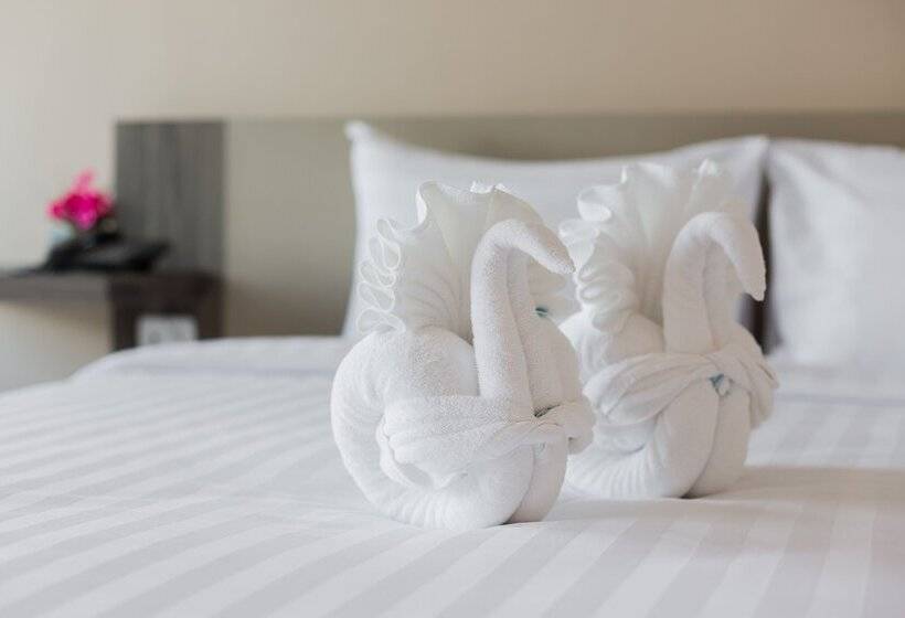 Отель Evergreen Suite