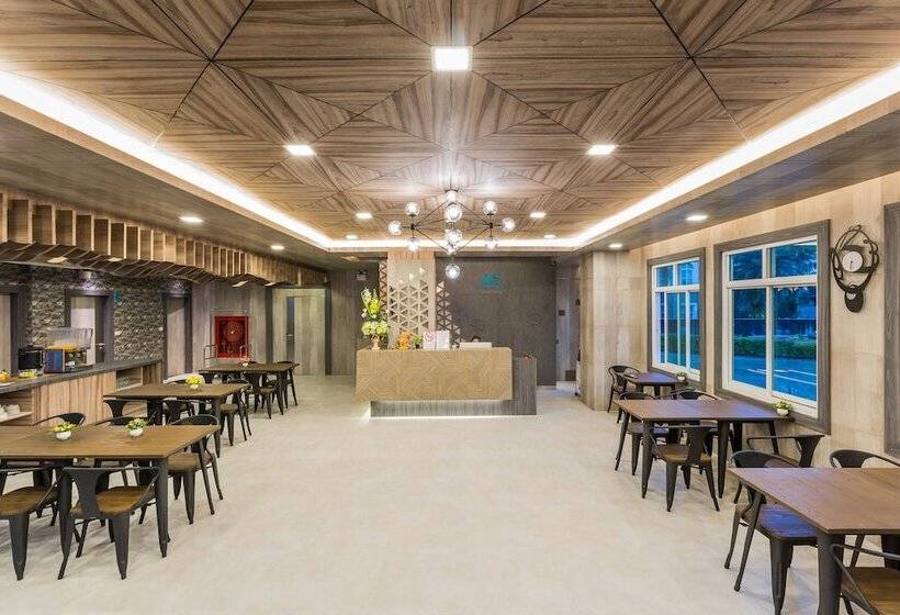 Отель Evergreen Suite