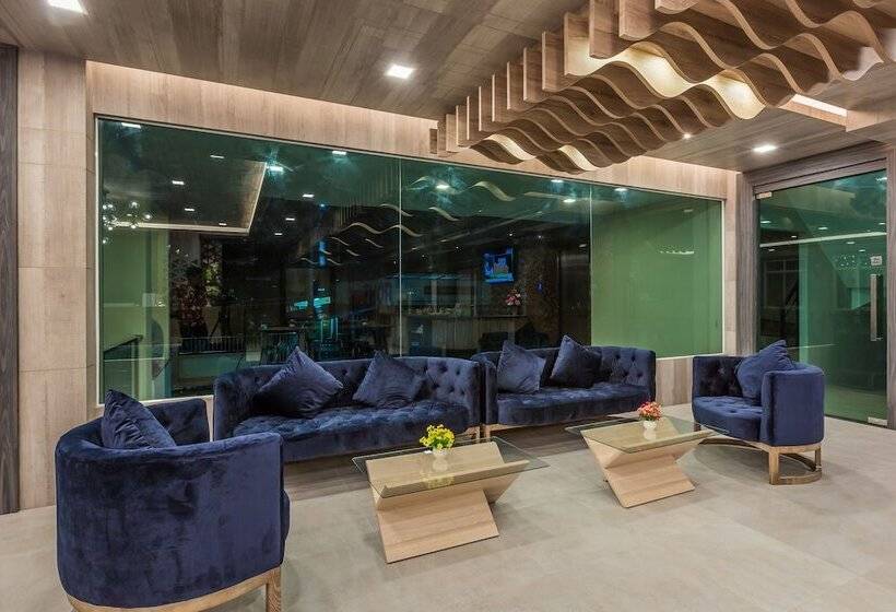 Отель Evergreen Suite