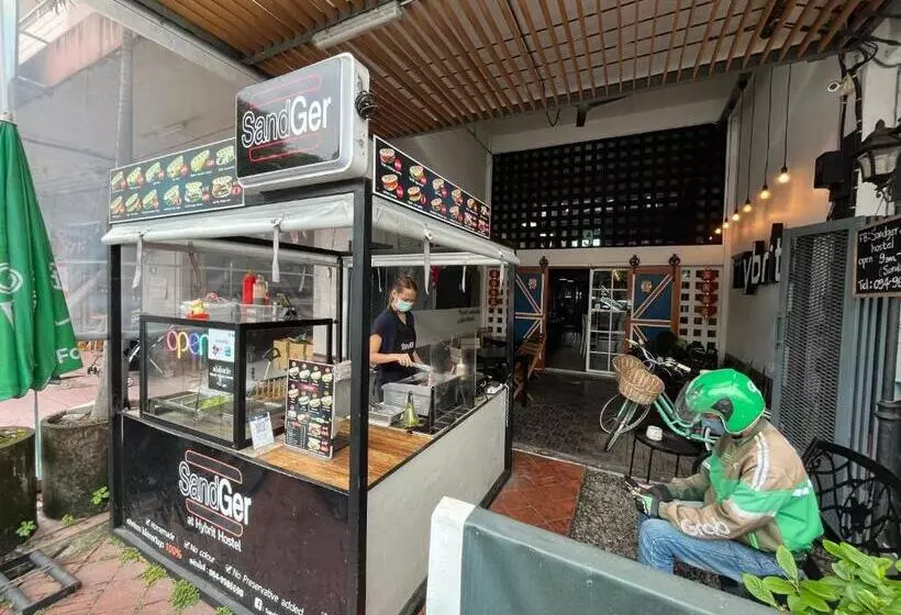 Hybrit Hostel&cafe