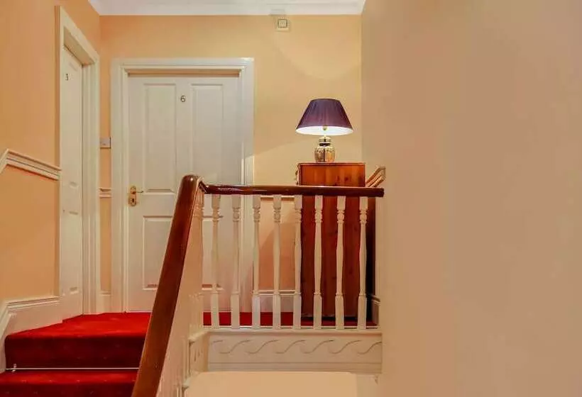 ペンション Avenue House Guest House