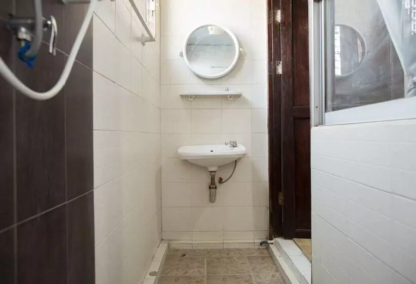 پانسیون Heunviang House