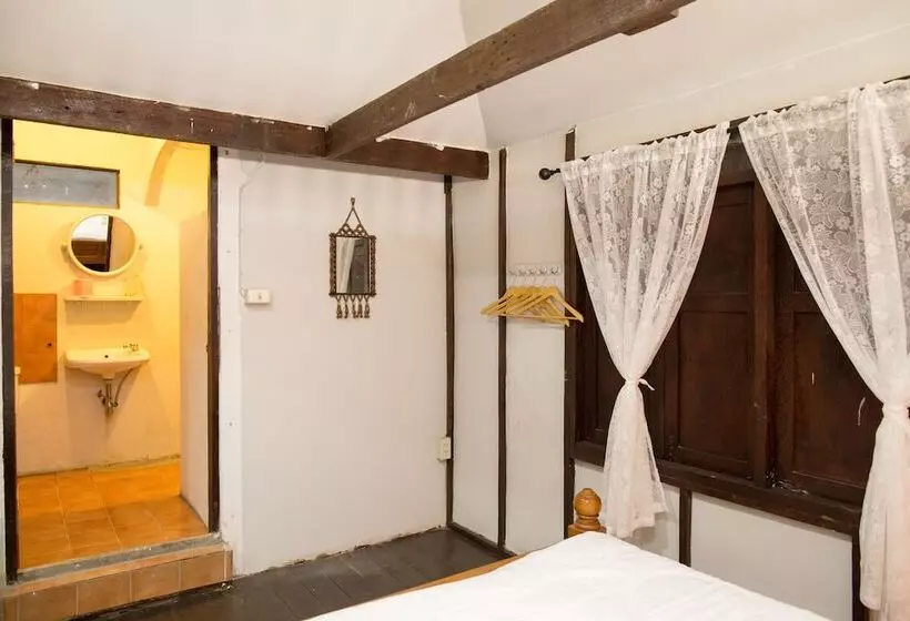 پانسیون Heunviang House