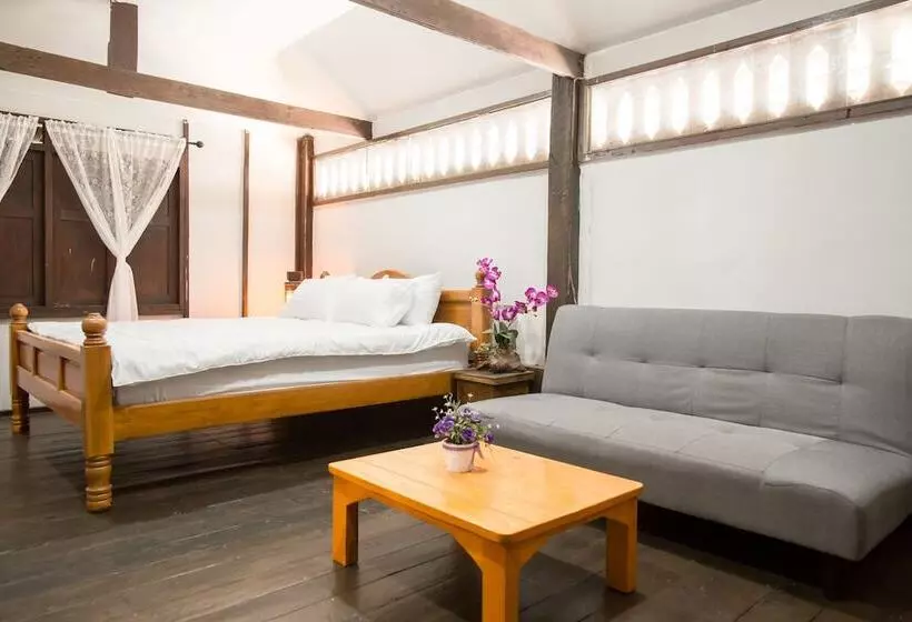 پانسیون Heunviang House