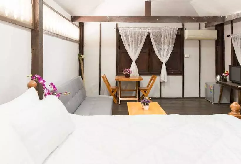 پانسیون Heunviang House